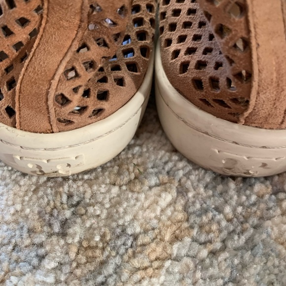 Tory Burch JESSE tan/cognac perforated slip on sneakers. Size 9 1/2. EUC. - Picture 3 of 6